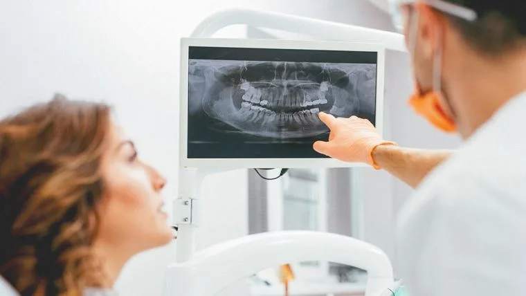 Evaluarea osului inainte de implantul dentar
