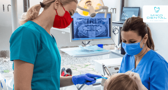 Detartrajul și periajul dentar profesional