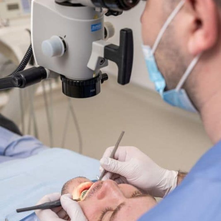 Tratamente sub microscop